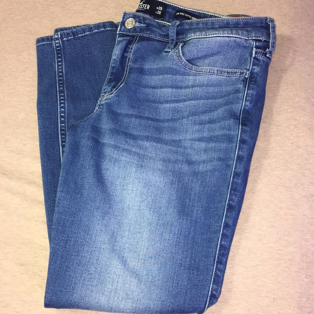 Hollister low rise super skinny crop